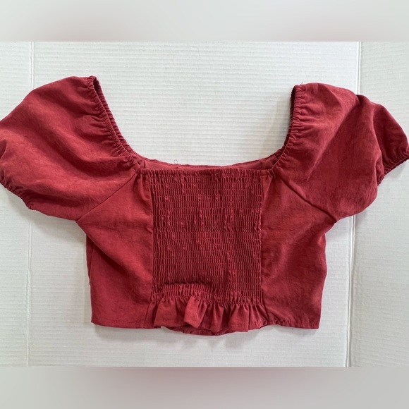 Kirious Los Angeles off shoulder Cropped Juniors Festival Shirt. Size S - Picture 2 of 5